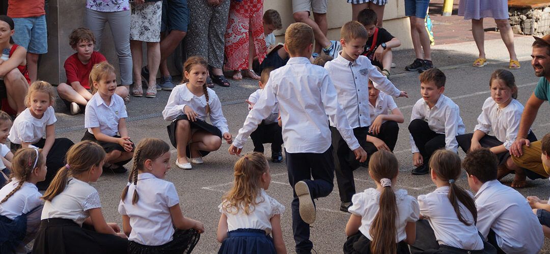 Bemutatkoztak első osztályos tanulóink
